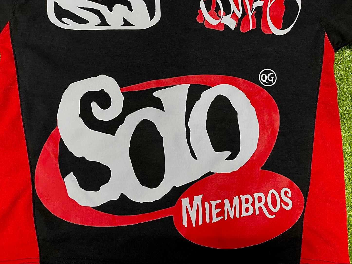 Distributing Quality Goods T-shirt(Black/Red)
